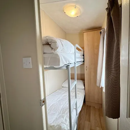 木屋 588 Op Recreatiepark De Wielen *