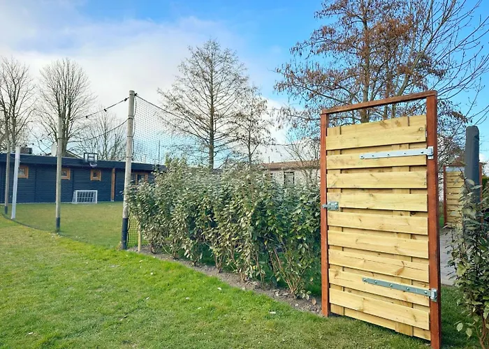 588 Op Recreatiepark De Wielen Chalet Sint Maarten