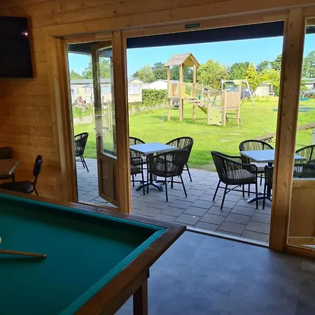 Alpesi faház 588 Op Recreatiepark De Wielen