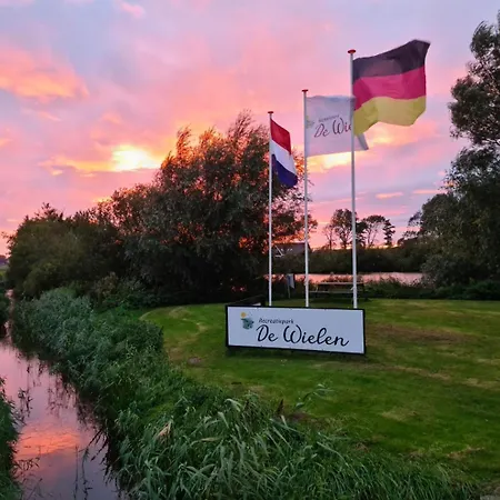 588 Op Recreatiepark De Wielen Alpesi faház *